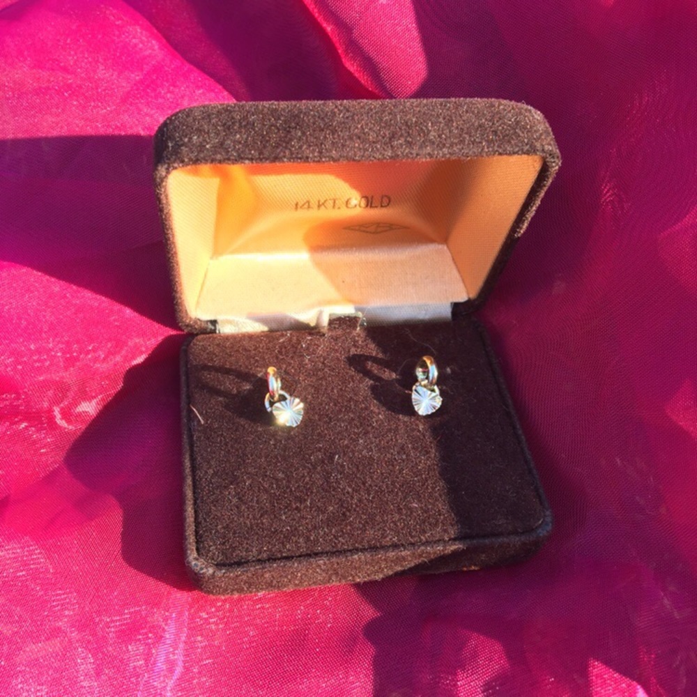 super cute and dainty heart dangly earrings